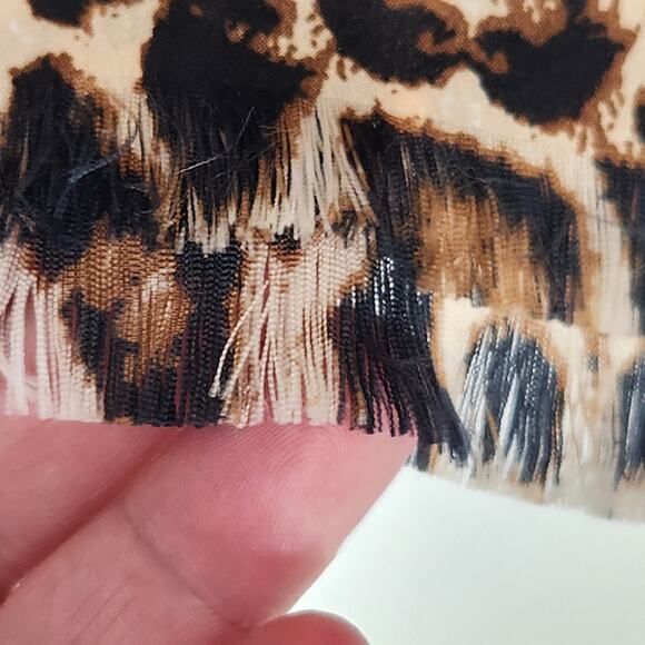 NWT Chico's Cat Attack Oblong Leopard Fringe Scarf Women's OS - Picture 5 of 7